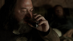 extant_GameOfThrones_1x06-AGoldenCrown_0248