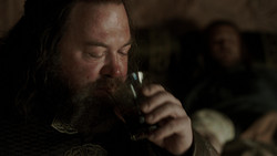 extant_GameOfThrones_1x06-AGoldenCrown_0249