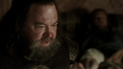 extant_GameOfThrones_1x06-AGoldenCrown_0250