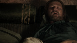 extant_GameOfThrones_1x06-AGoldenCrown_0285