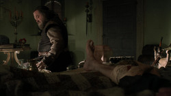 extant_GameOfThrones_1x06-AGoldenCrown_0397