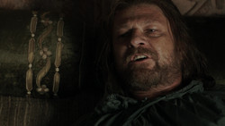 extant_GameOfThrones_1x06-AGoldenCrown_0431
