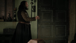 extant_GameOfThrones_1x06-AGoldenCrown_0434