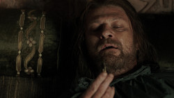 extant_GameOfThrones_1x06-AGoldenCrown_0483