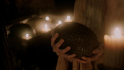 extant_GameOfThrones_1x06-AGoldenCrown_0488