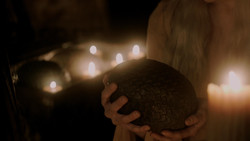 extant_GameOfThrones_1x06-AGoldenCrown_0490