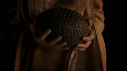 extant_GameOfThrones_1x06-AGoldenCrown_0540