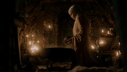 extant_GameOfThrones_1x06-AGoldenCrown_0553