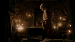 extant_GameOfThrones_1x06-AGoldenCrown_0557