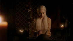 extant_GameOfThrones_1x06-AGoldenCrown_0588