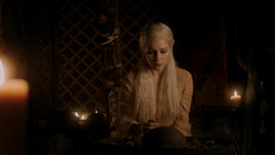 extant_GameOfThrones_1x06-AGoldenCrown_0589