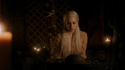 extant_GameOfThrones_1x06-AGoldenCrown_0593
