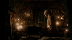 extant_GameOfThrones_1x06-AGoldenCrown_0598