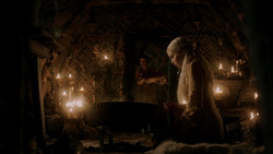 extant_GameOfThrones_1x06-AGoldenCrown_0604