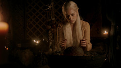 extant_GameOfThrones_1x06-AGoldenCrown_0612