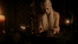 extant_GameOfThrones_1x06-AGoldenCrown_0613