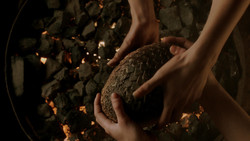 extant_GameOfThrones_1x06-AGoldenCrown_0620