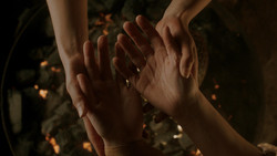 extant_GameOfThrones_1x06-AGoldenCrown_0624