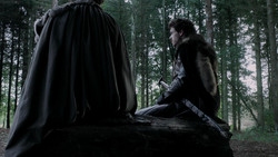 extant_GameOfThrones_1x06-AGoldenCrown_0766