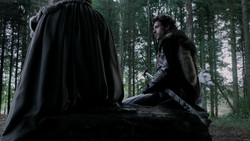 extant_GameOfThrones_1x06-AGoldenCrown_0769