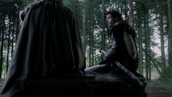 extant_GameOfThrones_1x06-AGoldenCrown_0771