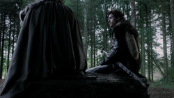 extant_GameOfThrones_1x06-AGoldenCrown_0772