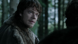 extant_GameOfThrones_1x06-AGoldenCrown_0786