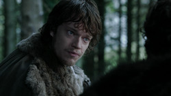 extant_GameOfThrones_1x06-AGoldenCrown_0796