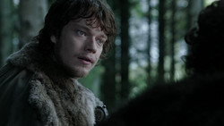 extant_GameOfThrones_1x06-AGoldenCrown_0809