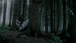 extant_GameOfThrones_1x06-AGoldenCrown_0855
