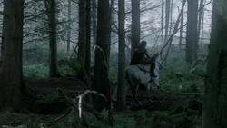 extant_GameOfThrones_1x06-AGoldenCrown_0864
