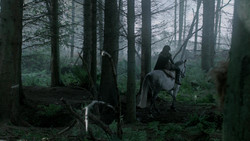 extant_GameOfThrones_1x06-AGoldenCrown_0865