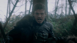 extant_GameOfThrones_1x06-AGoldenCrown_1060