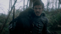 extant_GameOfThrones_1x06-AGoldenCrown_1061