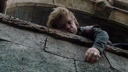 extant_GameOfThrones_1x06-AGoldenCrown_1236