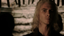 extant_GameOfThrones_1x06-AGoldenCrown_1696
