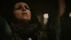 extant_GameOfThrones_1x06-AGoldenCrown_1830