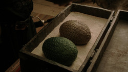 extant_GameOfThrones_1x06-AGoldenCrown_1960