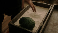 extant_GameOfThrones_1x06-AGoldenCrown_1993