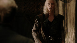 extant_GameOfThrones_1x06-AGoldenCrown_2004