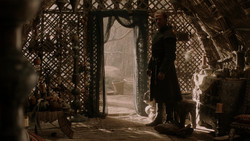 extant_GameOfThrones_1x06-AGoldenCrown_2176