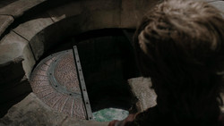 extant_GameOfThrones_1x06-AGoldenCrown_2758