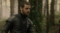 extant_GameOfThrones_1x06-AGoldenCrown_3094