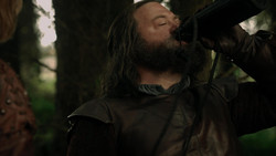 extant_GameOfThrones_1x06-AGoldenCrown_3195