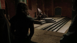 extant_GameOfThrones_1x06-AGoldenCrown_3228