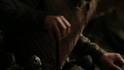 extant_GameOfThrones_1x06-AGoldenCrown_3499