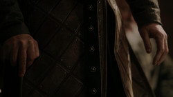 extant_GameOfThrones_1x06-AGoldenCrown_3504