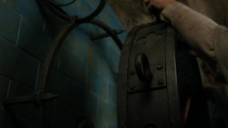 extant_GameOfThrones_1x06-AGoldenCrown_3669