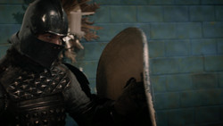 extant_GameOfThrones_1x06-AGoldenCrown_3766