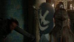 extant_GameOfThrones_1x06-AGoldenCrown_3815
